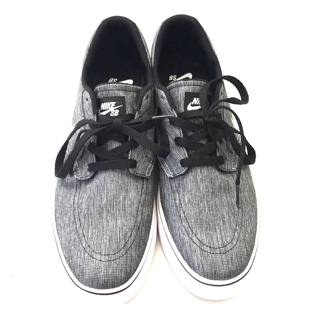 Nike SB Clutch Sneakers - Picture 1 of 8